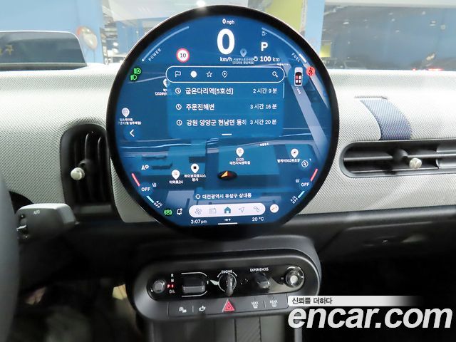 Mini Cooper Convertible 2025 — photo 13