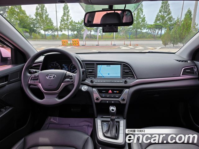 Hyundai AVANTE 2017 — photo 7