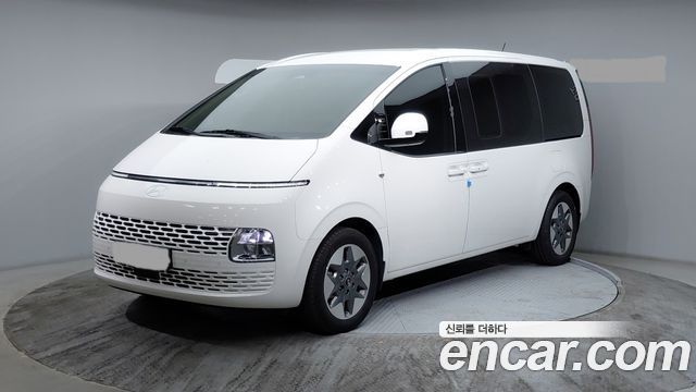 Hyundai Staria 2025 — photo 1