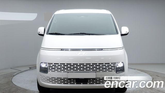 Hyundai Staria 2025 — photo 3
