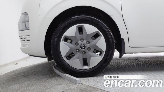 Hyundai Staria 2025 — photo 5