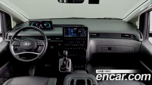 Hyundai Staria 2025 — photo 7