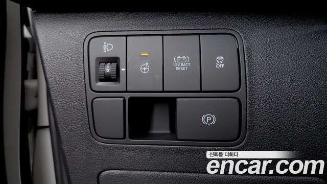 Hyundai Staria 2025 — photo 16