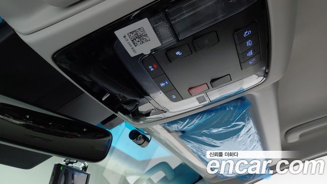 Hyundai Staria 2025 — photo 17