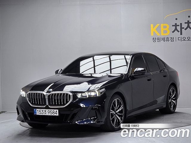 BMW 5-Series 2026 — photo 1