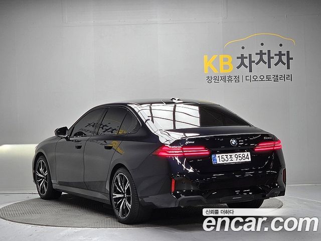 BMW 5-Series 2026 — photo 6