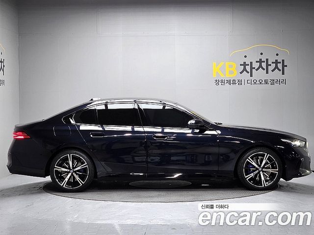 BMW 5-Series 2026 — photo 7