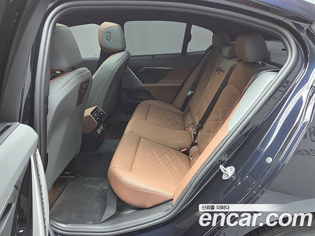 BMW 5-Series 2026 — photo 14