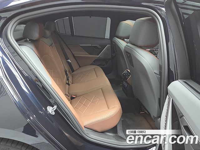 BMW 5-Series 2026 — photo 15