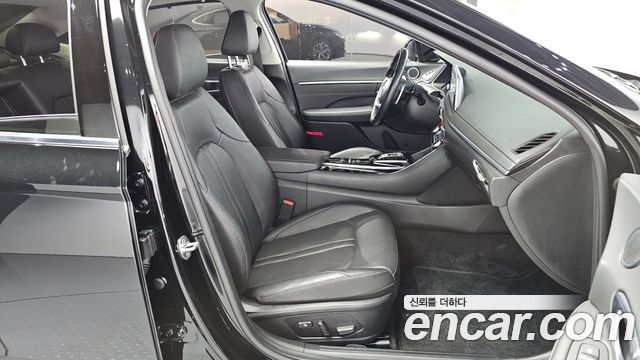Hyundai Sonata 2022 — photo 13