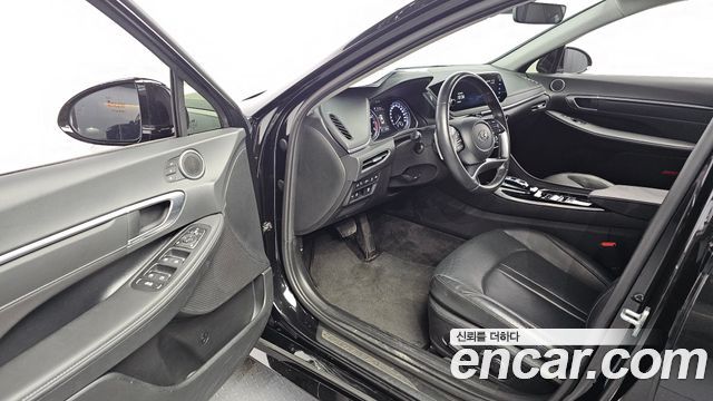 Hyundai Sonata 2022 — photo 17