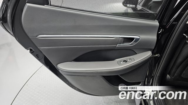 Hyundai Sonata 2022 — photo 15