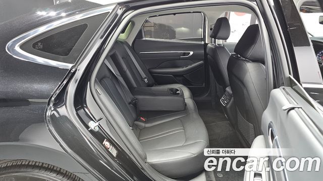 Hyundai Sonata 2022 — photo 16