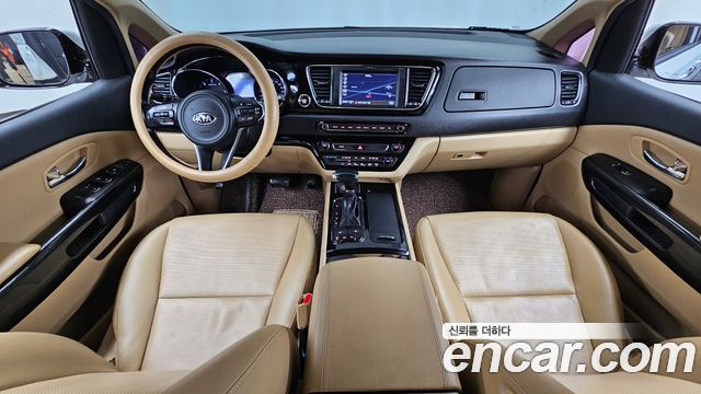 Kia Canival 2017 — photo 7