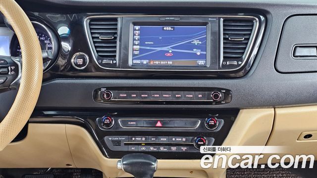 Kia Canival 2017 — photo 14