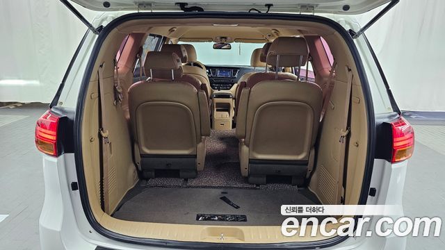 Kia Canival 2017 — photo 20