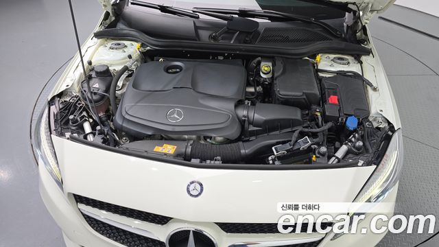 Mercedes-Benz A-Class 2017 — photo 6