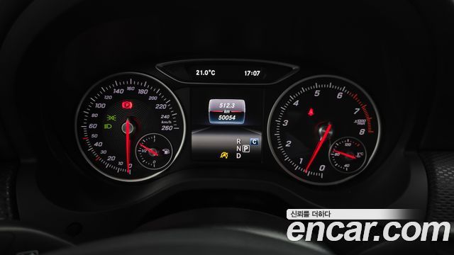 Mercedes-Benz A-Class 2017 — photo 11