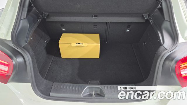 Mercedes-Benz A-Class 2017 — photo 21