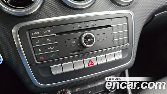 Mercedes-Benz A-Class 2017 — photo 23