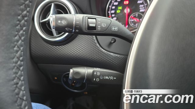 Mercedes-Benz A-Class 2017 — photo 25