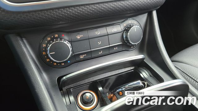 Mercedes-Benz A-Class 2017 — photo 28