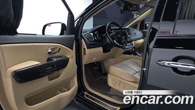 Kia Canival 2019 — photo 13