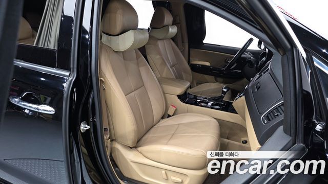 Kia Canival 2019 — photo 17