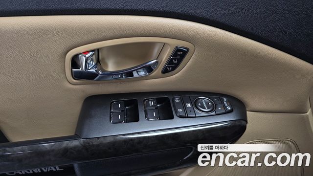 Kia Canival 2019 — photo 23