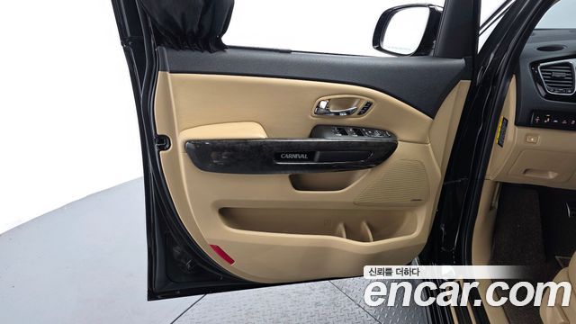 Kia Canival 2019 — photo 14