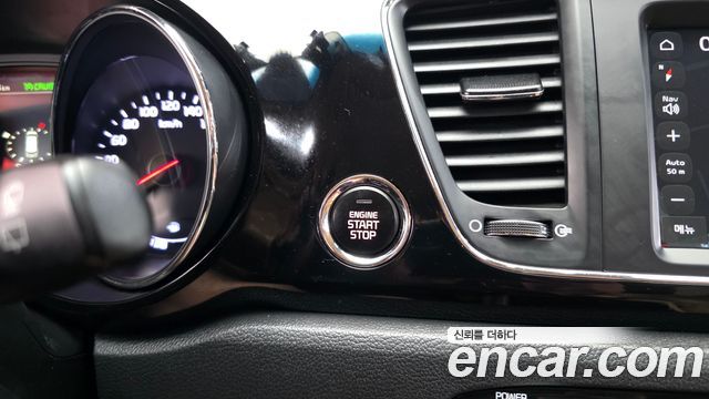 Kia Canival 2019 — photo 28