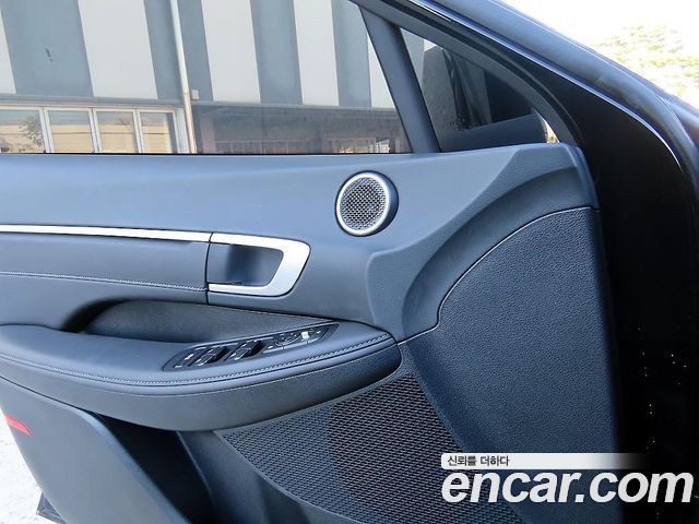 Hyundai Sonata 2023 — photo 12