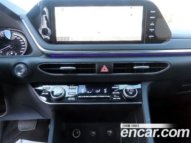 Hyundai Sonata 2023 — photo 17