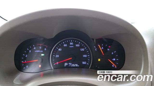 Kia Canival 2014 — photo 11