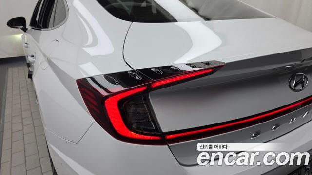 Hyundai Sonata 2022 — photo 9