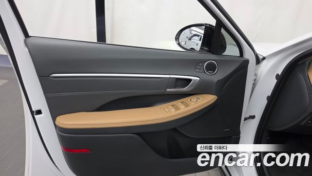 Hyundai Sonata 2022 — photo 14