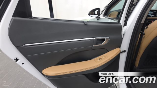 Hyundai Sonata 2022 — photo 15