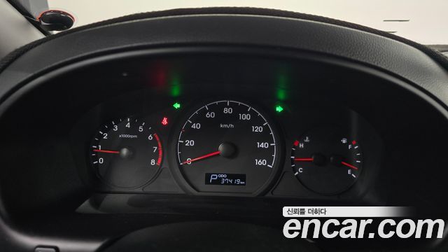 Hyundai Starex 2020 — photo 11
