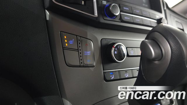 Hyundai Starex 2020 — photo 23