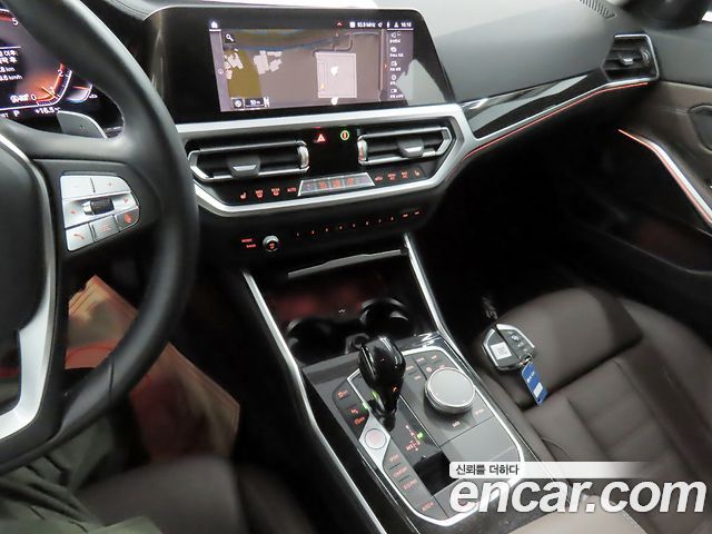BMW 3-Series 2022 — photo 14