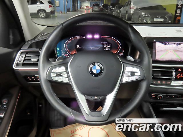 BMW 3-Series 2022 — photo 16