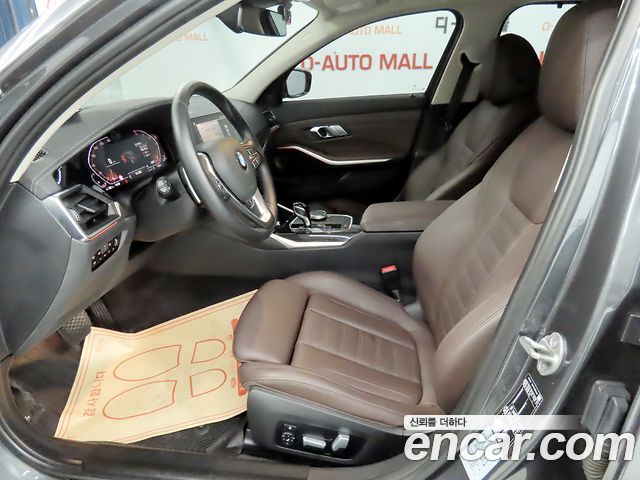 BMW 3-Series 2022 — photo 19