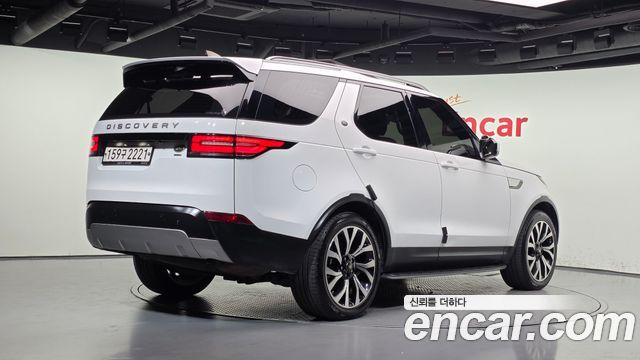 Land Rover Discovery 2017 — photo 2