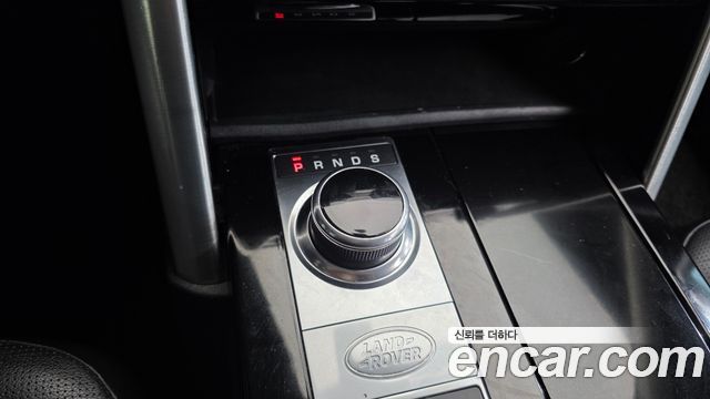 Land Rover Discovery 2017 — photo 9