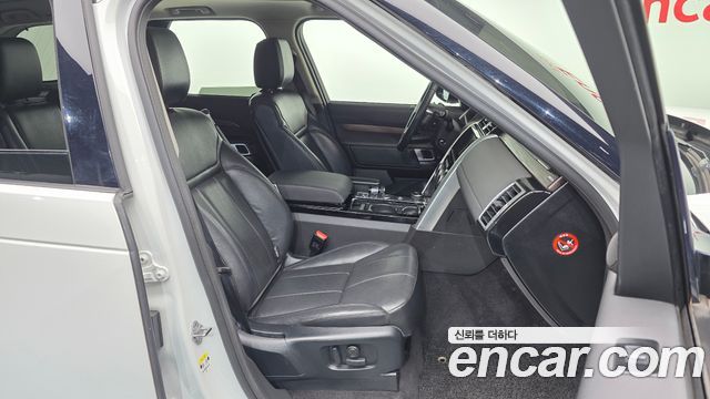 Land Rover Discovery 2017 — photo 11