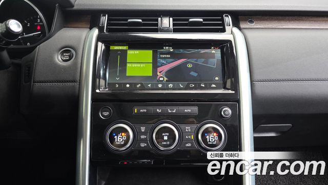 Land Rover Discovery 2017 — photo 14