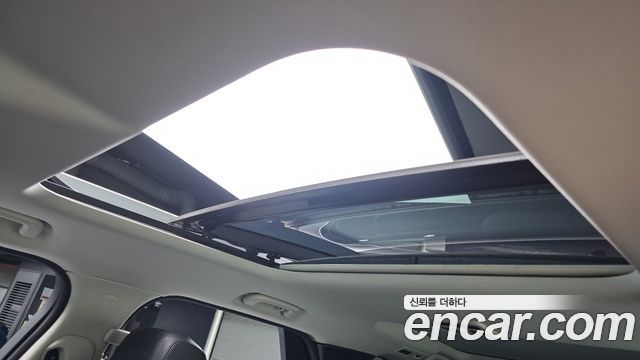 Land Rover Discovery 2017 — photo 16