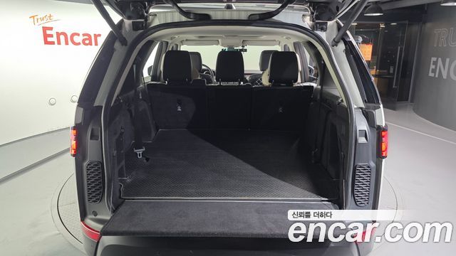 Land Rover Discovery 2017 — photo 20