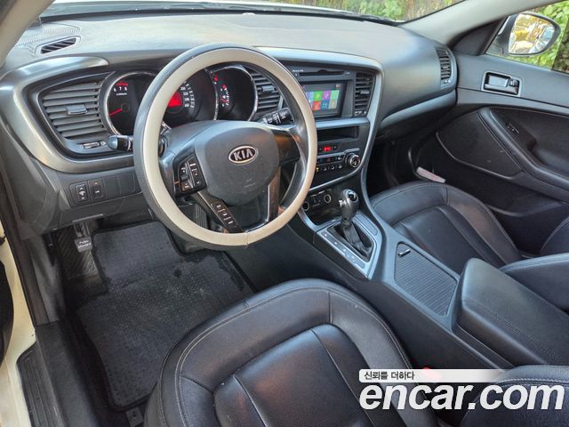 Kia K5 2012 — photo 10