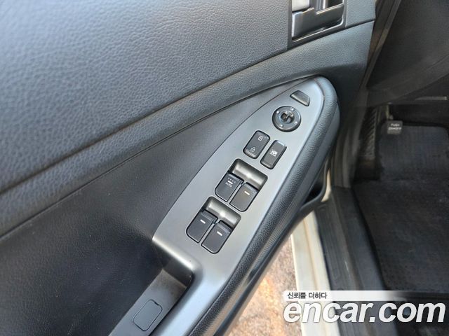 Kia K5 2012 — photo 16